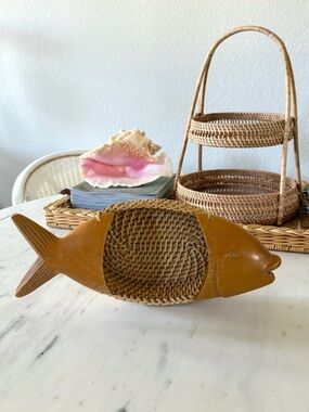 Vintage Coastal Fish Basket with Carved Wood Facade Excellent Condition